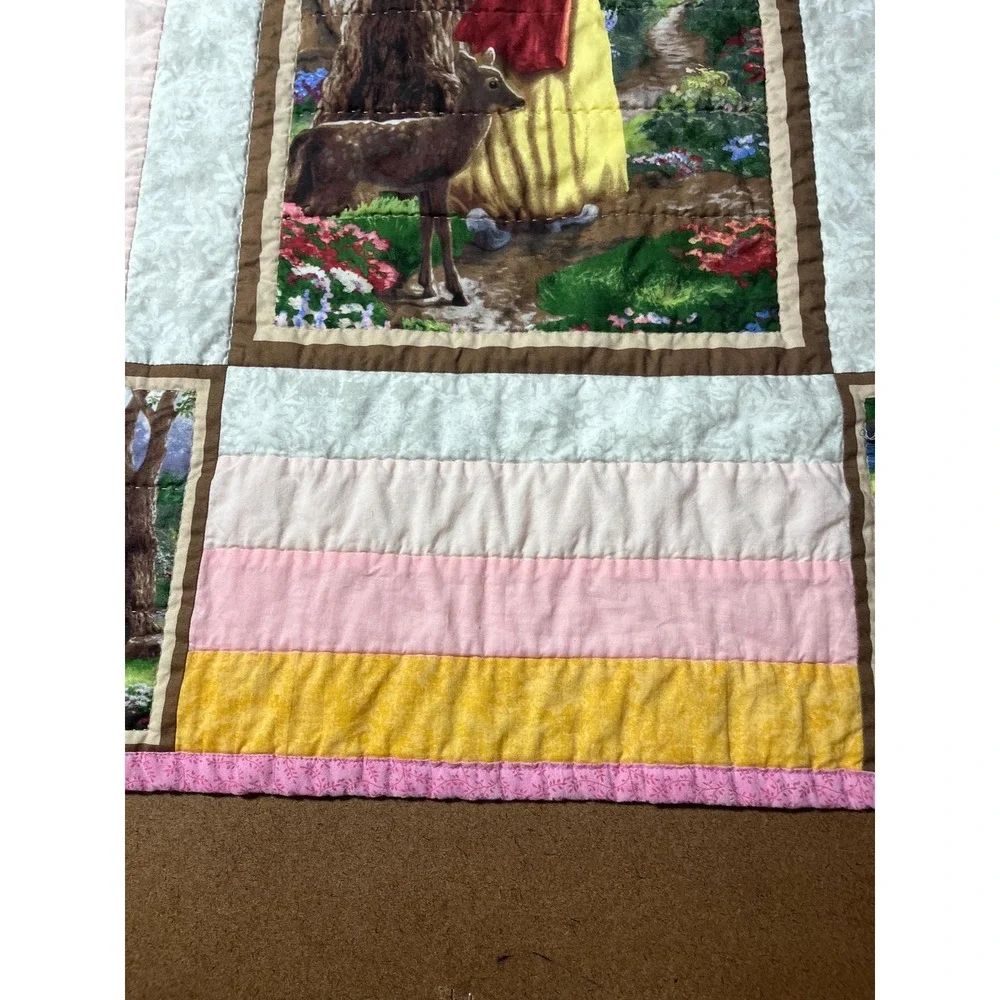 Baby Quilt Snow White, Hand Quilted size 38 1/2